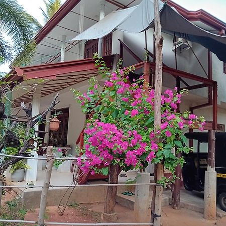 Yaluwa Tourist Rest & Cooking Class Анурадхапура Екстериор снимка